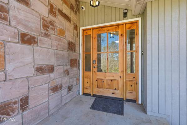 Dandridge, TN 37725,947 French Mill RD