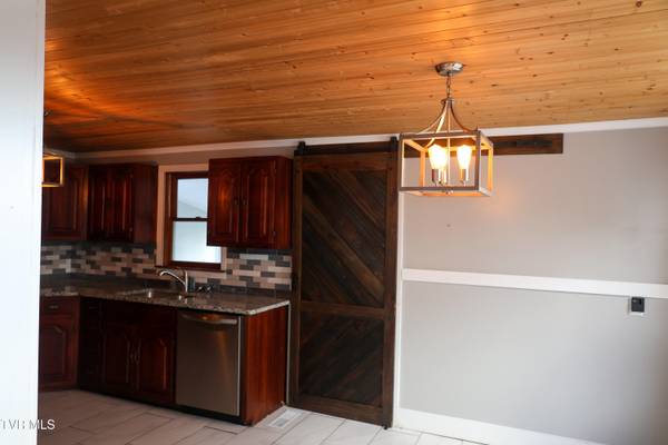 Jonesborough, TN 37659,2332 Hwy 81