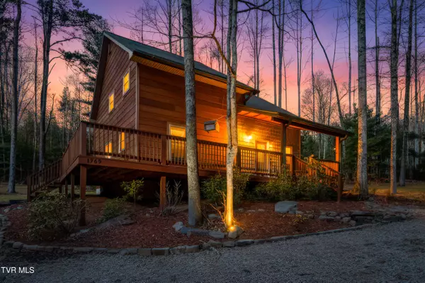 1769 Dennis Cove RD, Hampton, TN 37658