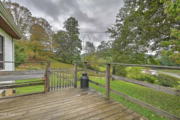 Abingdon, VA 24210,10103 Hayters Gap RD