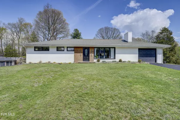 616 Hammond AVE, Mount Carmel, TN 37645