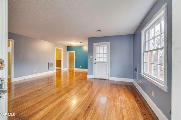 Bristol, TN 37620,813 Haynes ST