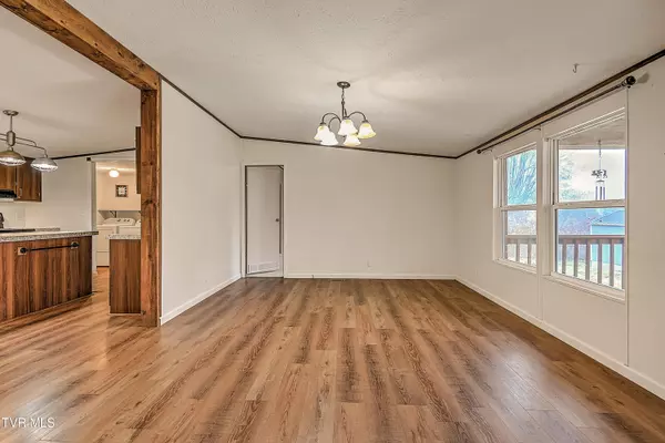 Church Hill, TN 37642,691 Lloyds Chapel RD