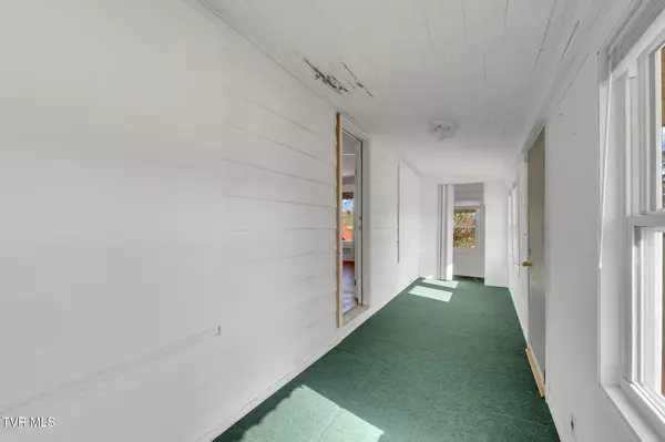 Surgoinsville, TN 37873,2873 Main ST