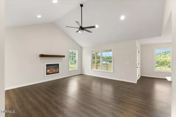 Elizabethton, TN 37643,218 Old Siam RD