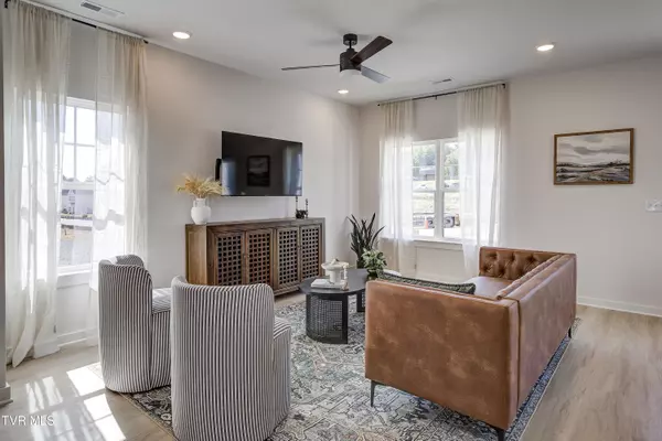 Blountville, TN 37617,4196 Gambrel Oaks ST