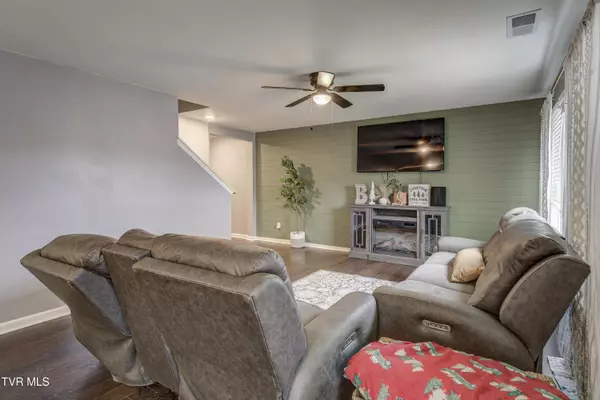 Kingsport, TN 37663,567 Cox Hollow RD