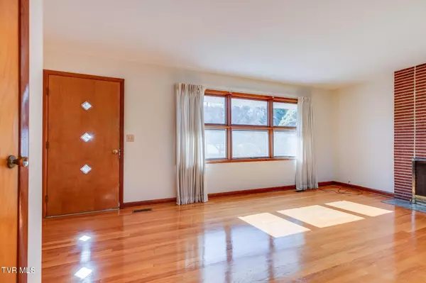 Kingsport, TN 37663,106 Patrick Henry CIR