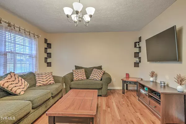 Bluff City, TN 37618,220 Eastwood DR