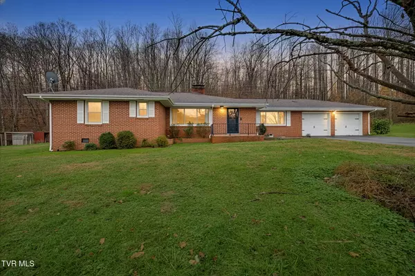 1722 Pressmens Home RD, Rogersville, TN 37857