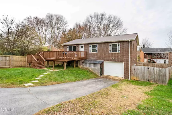 121 Valley CIR, Gray, TN 37615