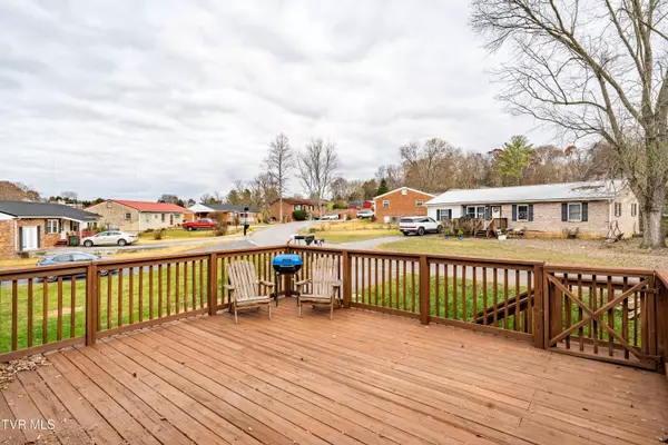 Gray, TN 37615,121 Valley CIR