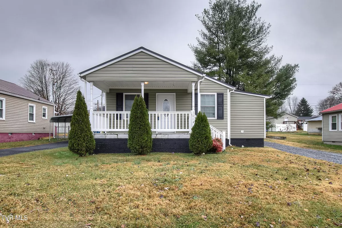Elizabethton, TN 37643,1004 Dejarnette ST