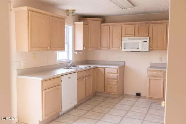 Jonesborough, TN 37659,109 Leedy LN