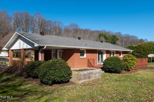 Abingdon, VA 24210,19168 Mercedes DR