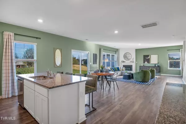 Johnson City, TN 37615,235 Artist Avenue