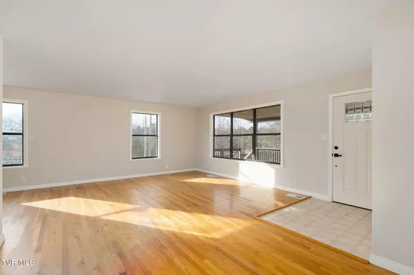 Midway, TN 37809,630 Arrowhead LOOP