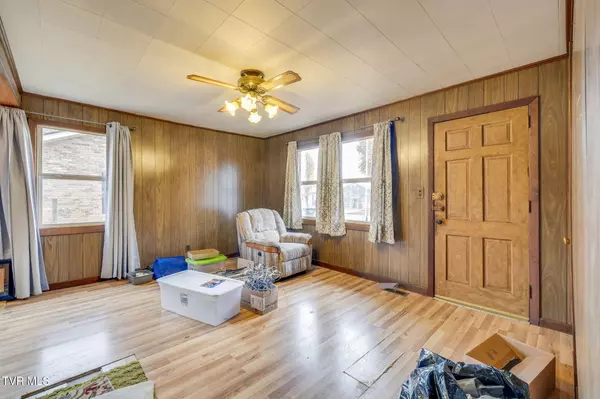 Kingsport, TN 37664,1660 Redwood DR