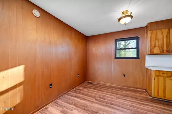 Kingsport, TN 37660,520 Kallen DR