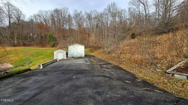 Coeburn, VA 24230,323 6th ST