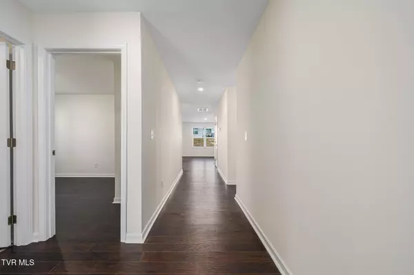 Greeneville, TN 37745,1038 Persimmon HOLW