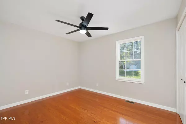 Bristol, VA 24201,140 Tracy ST