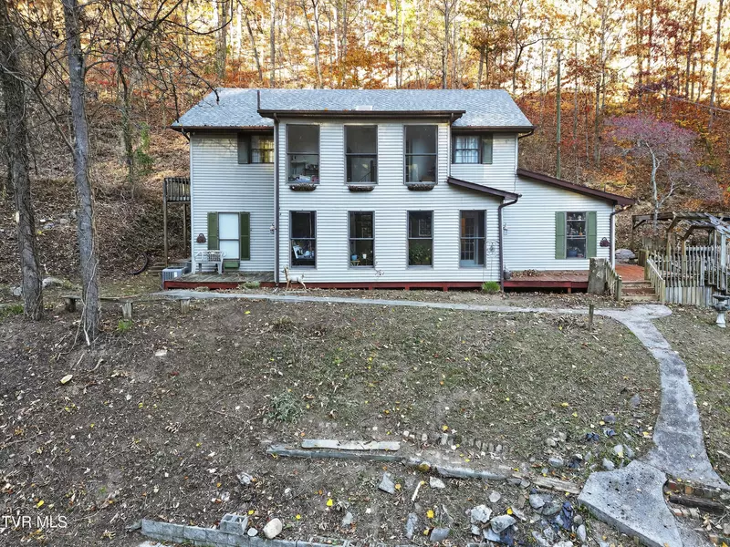 17066 Sunbrite DR, Abingdon, VA 24211