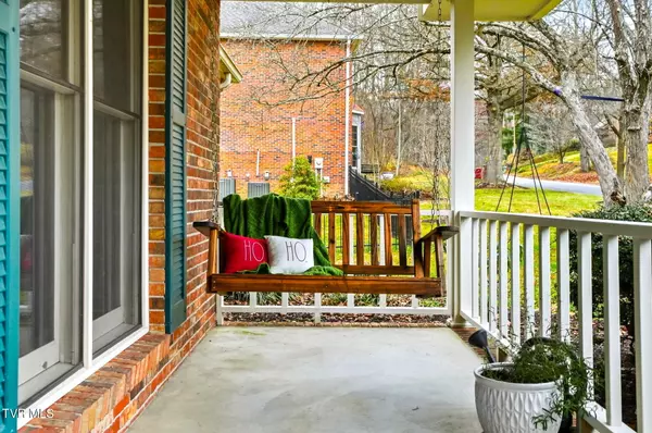 Johnson City, TN 37604,3303 Honeywood DR