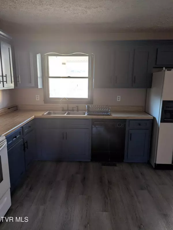 Church Hill, TN 37642,177 Country LN