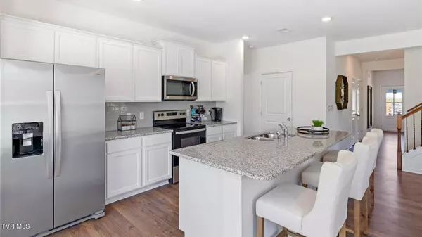 Johnson City, TN 37615,52 Ollie Street