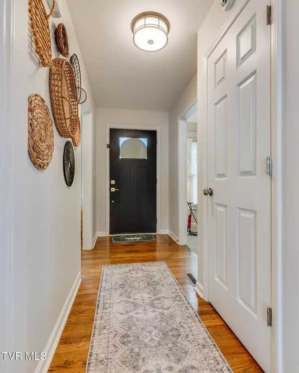 Kingsport, TN 37664,4021 Lakota PL