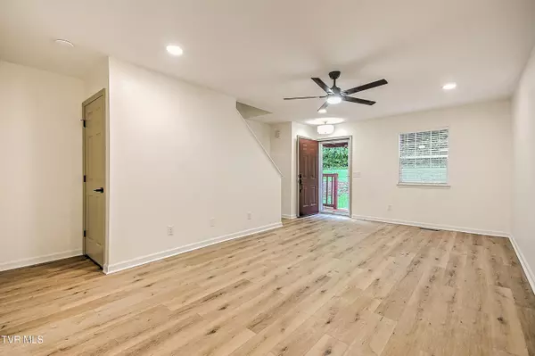 Bristol, TN 37620,2971 Broad ST #163