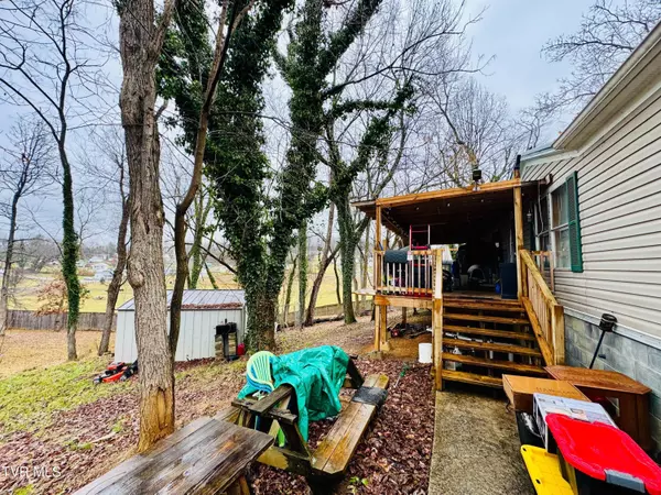 Bristol, TN 37620,809 Leona ST