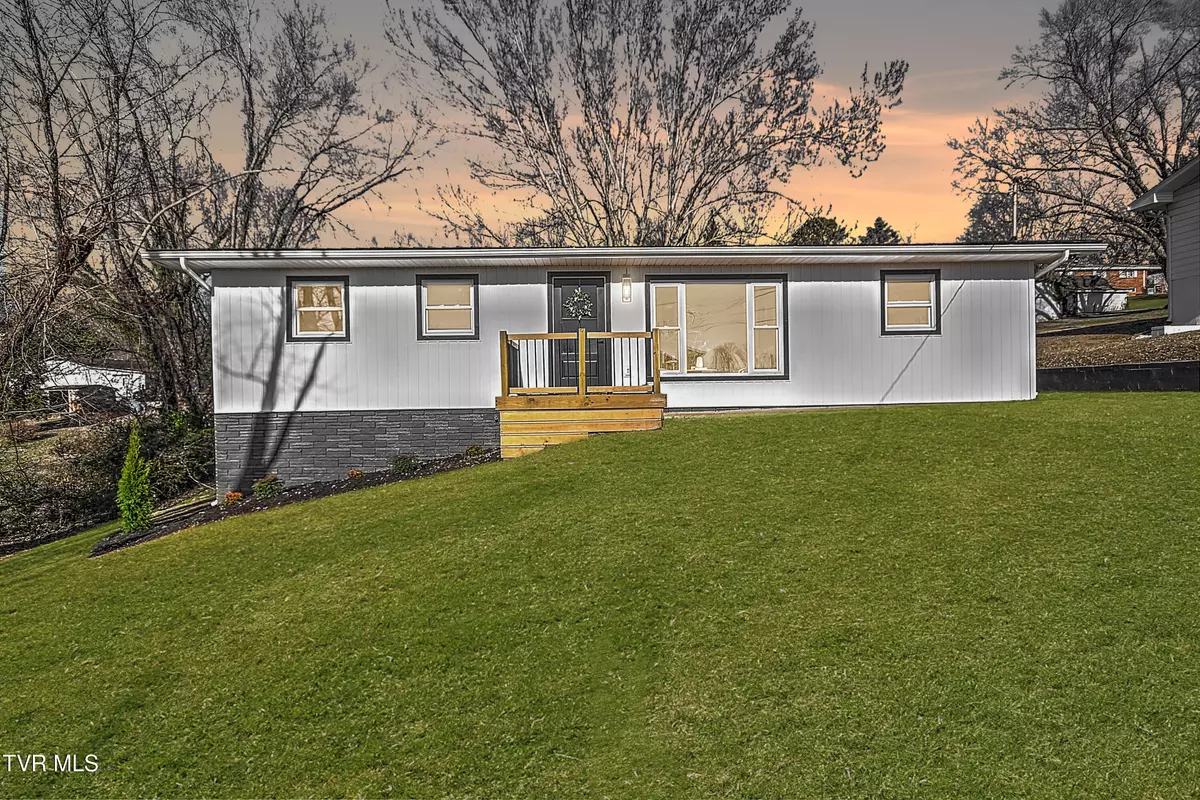 Kingsport, TN 37660,3408 Cardinal ST