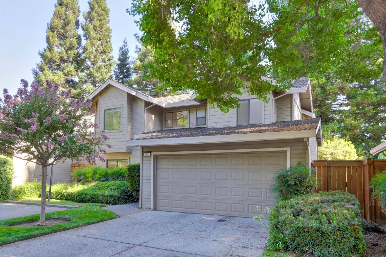 Sacramento, CA 95825,2092 University Park DR
