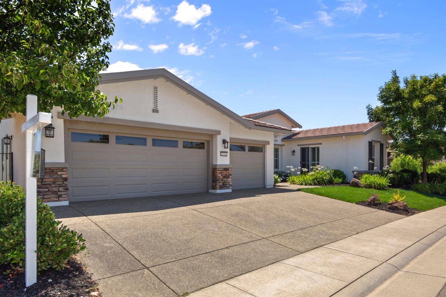 Lincoln, CA 95648,2753 Black Hawk LN