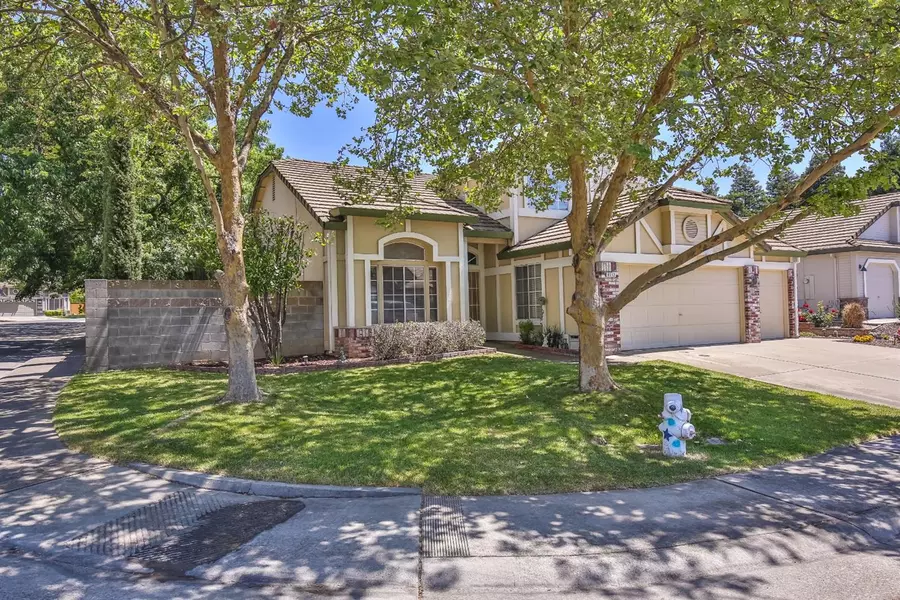 8512 Sienna Fell CT, Antelope, CA 95843