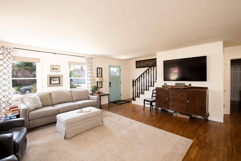Oakdale, CA 95361,1950 Sunset CT