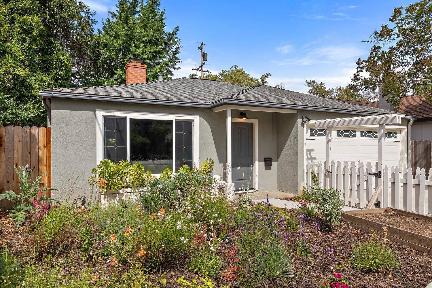 Sacramento, CA 95815,2157 Cambridge ST