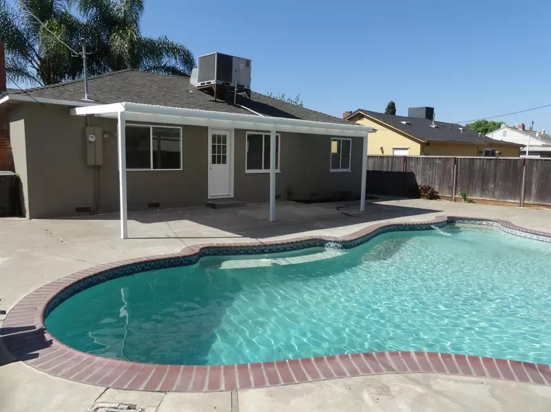 2101 La Jolla DR, Stockton, CA 95204