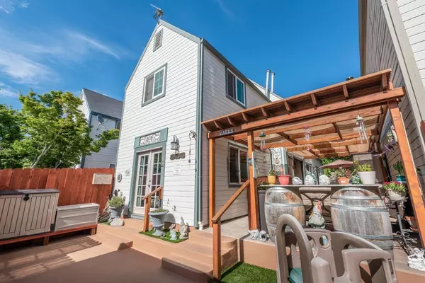 Manteca, CA 95337,438 Golf Circle E