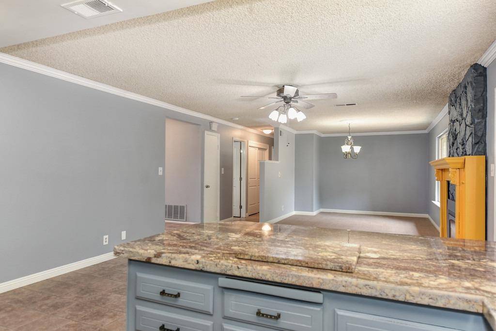 Orangevale, CA 95662,6912 Cross DR