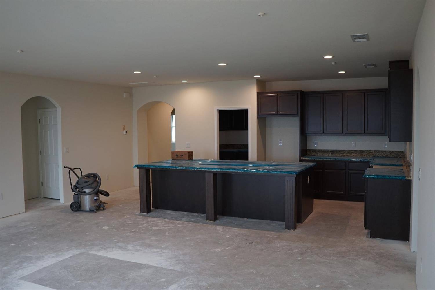 Ione, CA 95640,825 Dove LN