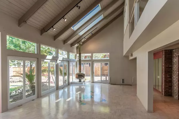 Sacramento, CA 95816,1415 Santa Ynez WAY