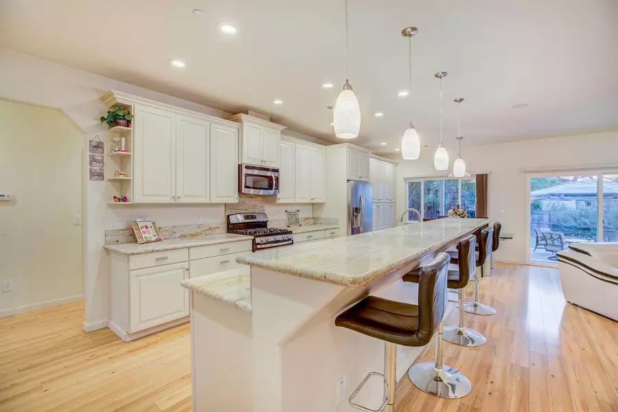 2844 La Colina WAY, Carmichael, CA 95608