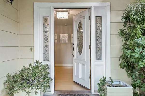 Modesto, CA 95355,820 Ravenstone CIR