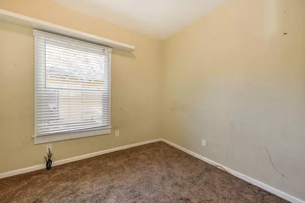 Sacramento, CA 95817,3889 7 th AVE