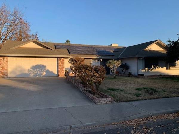 67 Willowood DR, Oakdale, CA 95361