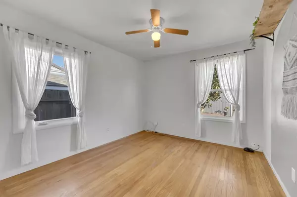 Sacramento, CA 95822,5617 Nolder WAY