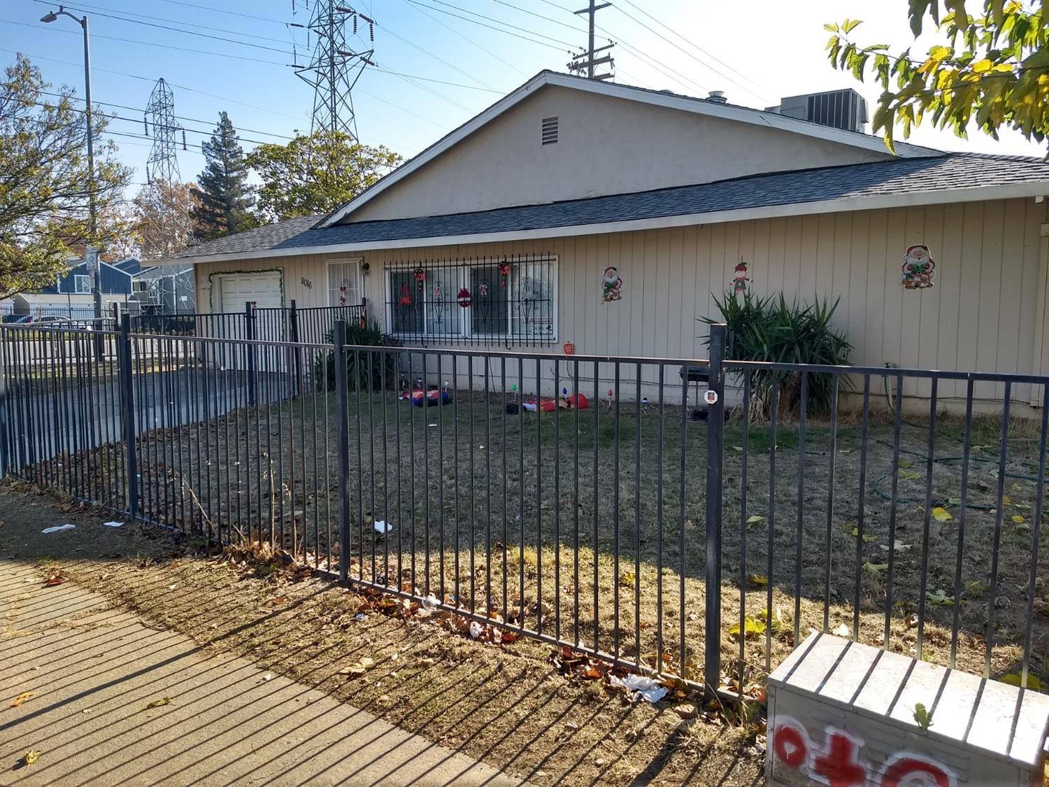8016 68th AVE, Sacramento, CA 95828